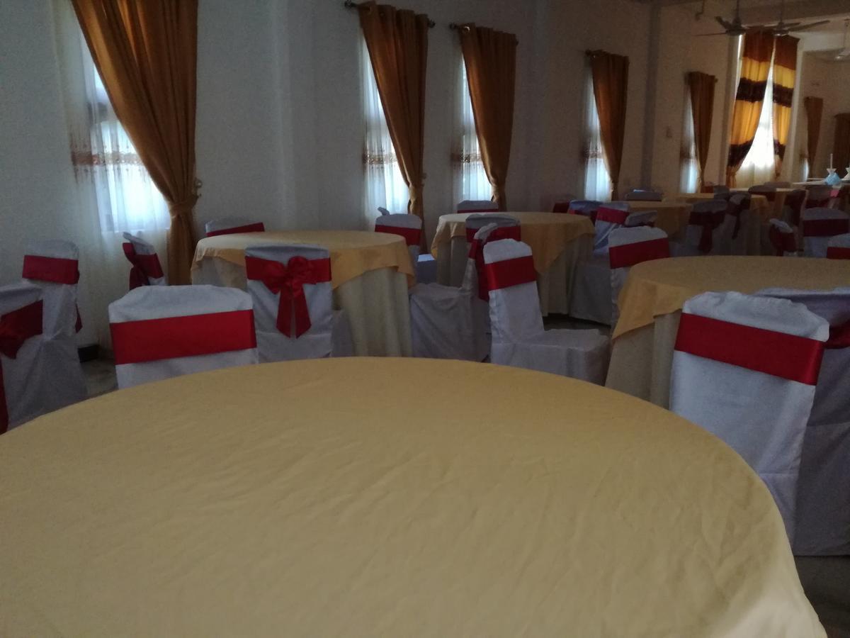 Deshani Holiday Inn ダンブッラ エクステリア 写真