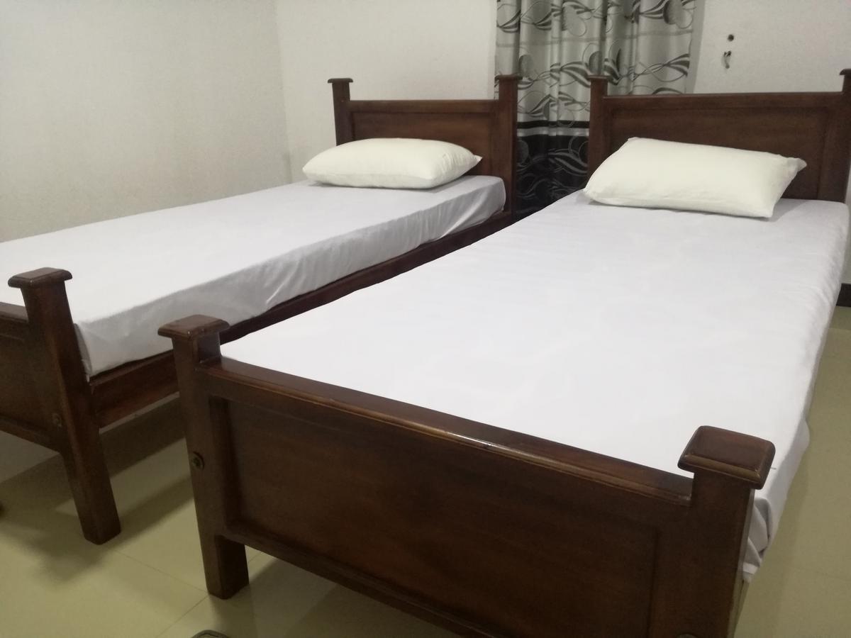 Deshani Holiday Inn ダンブッラ エクステリア 写真