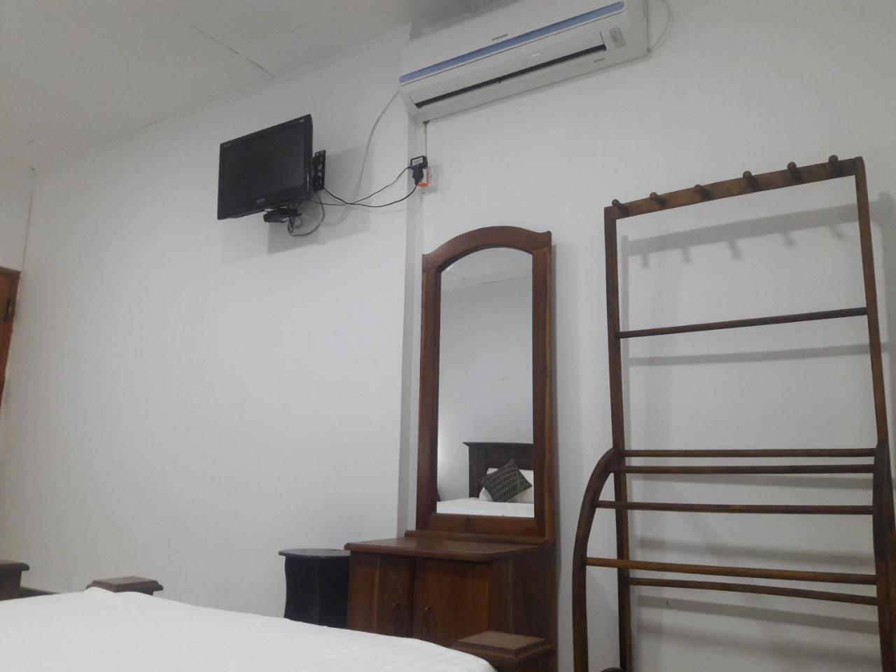 Deshani Holiday Inn ダンブッラ エクステリア 写真