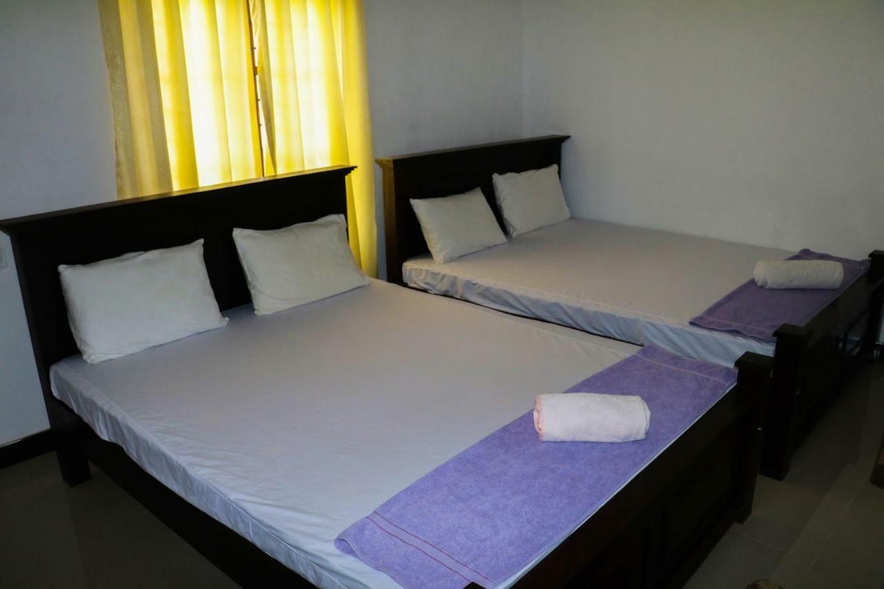 Deshani Holiday Inn ダンブッラ エクステリア 写真